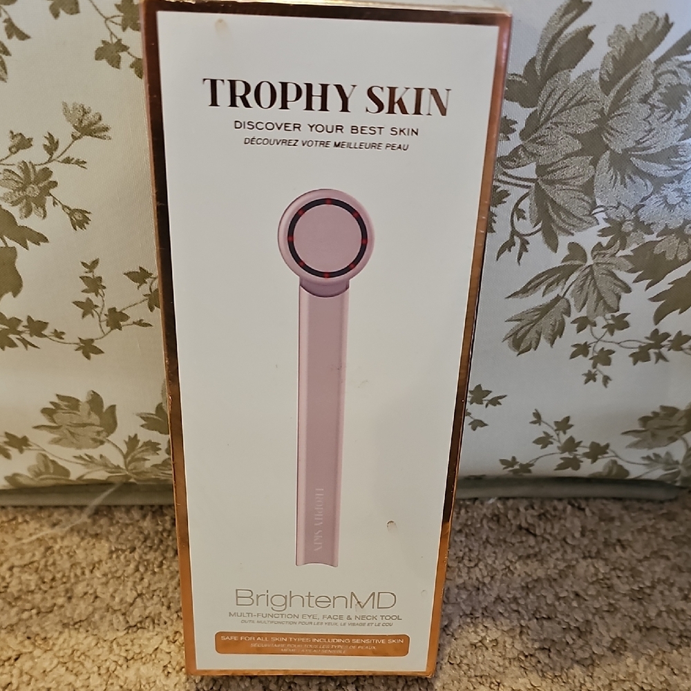 Trophy Skin BrightenMD Skincare Tool - Pink